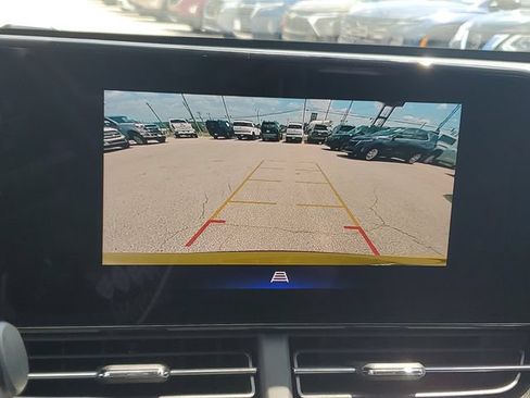 Used 2024 Chevrolet Trax ACTIV w/ Driver Confidence Package FWD image 28