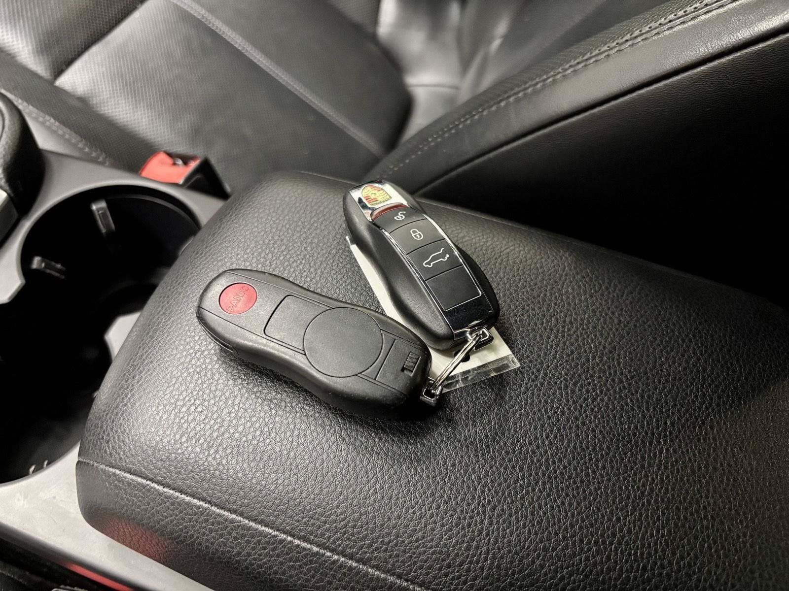 Used 2022 Porsche Macan S AWD/4WD image 38