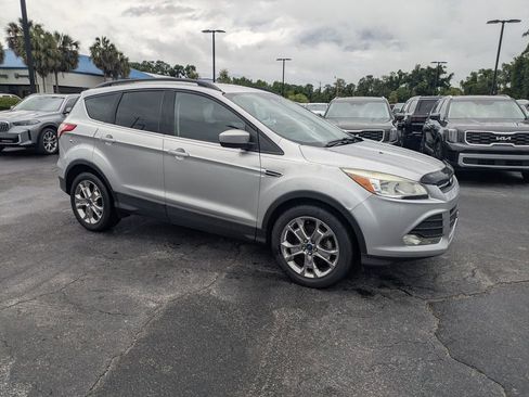 Used 2016 Ford Escape SE w/ SE Leather Comfort Package FWD image 1