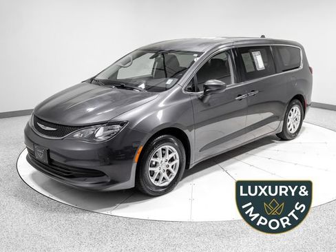 Used 2020 Chrysler Voyager LX FWD image 1