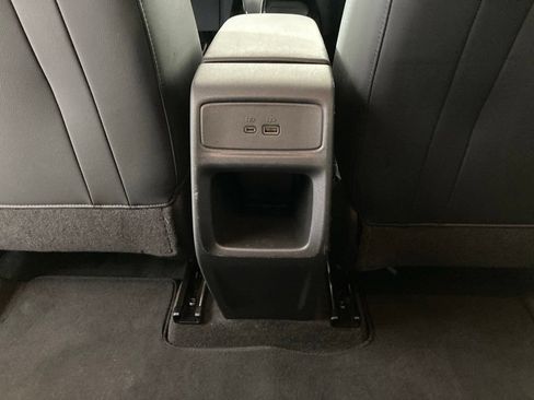 Used 2025 Chevrolet Trax LT w/ LT Convenience Package FWD image 16
