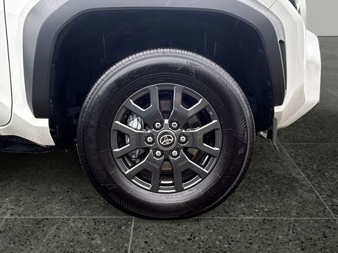 Used 2025 Toyota 4Runner SR5 AWD/4WD image 10