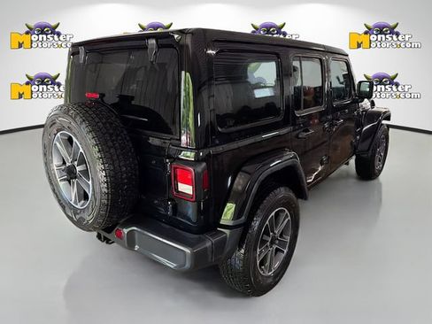 Used 2023 Jeep Wrangler Unlimited Sahara w/ Cold Weather Group AWD/4WD image 4