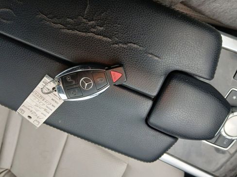 Used 2014 Mercedes-Benz E 350 E 350 4MATIC Sedan 4D w/ Premium 1 Package image 28