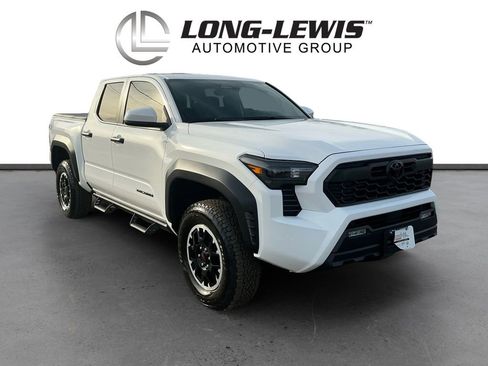 Used 2025 Toyota Tacoma TRD Off-Road image 10