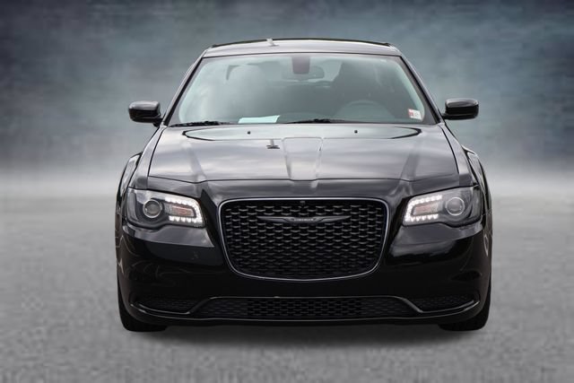Used 2022 Chrysler 300 Touring w/ Sport Appearance Package RWD image 27