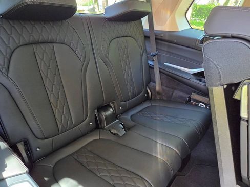Used 2026 BMW X7 xDrive40i AWD/4WD image 15