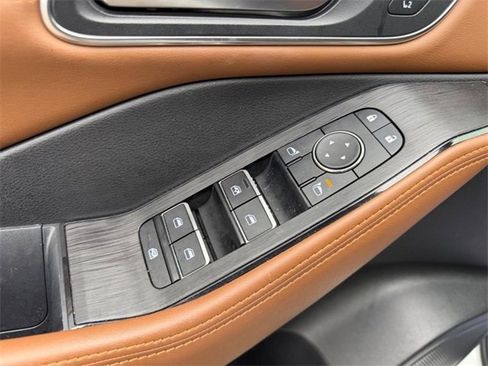 Used 2024 Nissan Rogue Platinum w/ Platinum Premium Package image 19