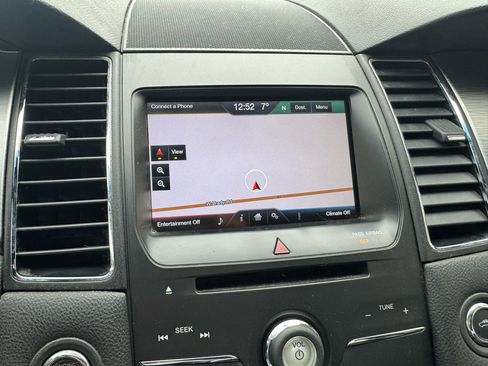 Used 2013 Ford Taurus SEL image 21