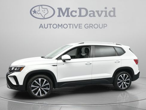 Used 2023 Volkswagen Taos SE FWD image 5