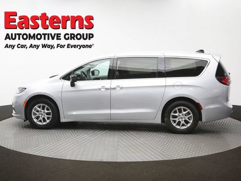 Used 2024 Chrysler Pacifica Touring-L FWD image 61