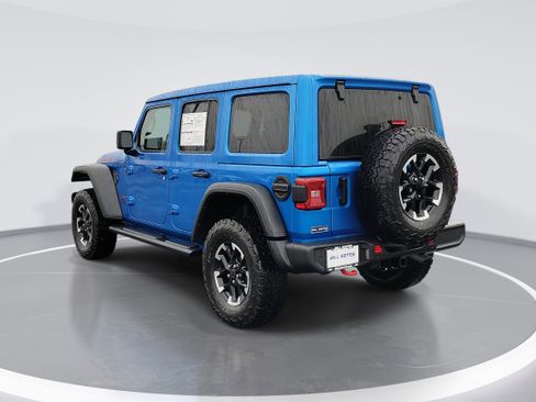 Used 2024 Jeep Wrangler Unlimited Rubicon w/ Technology Group image 4