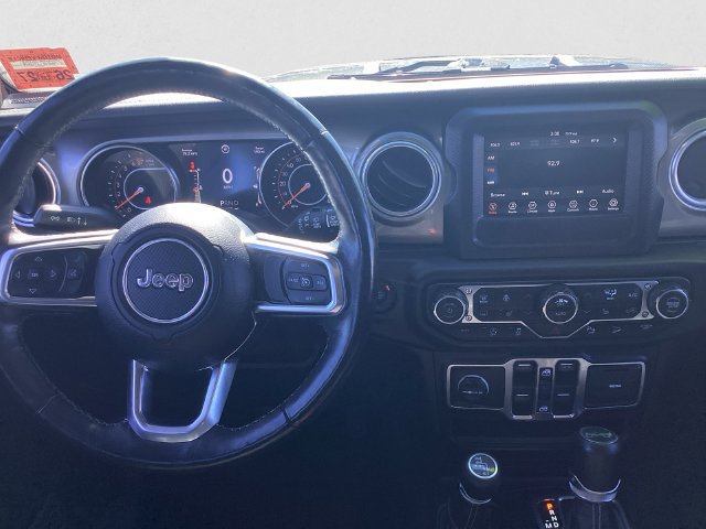 Used 2018 Jeep Wrangler Unlimited Sahara w/ Cold Weather Group AWD/4WD image 10