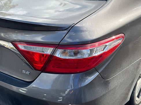 Used 2017 Toyota Camry SE image 24