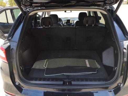 Used 2018 Chevrolet Equinox Premier FWD image 21
