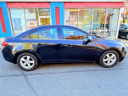 Used 2016 Chevrolet Cruze LT image 10