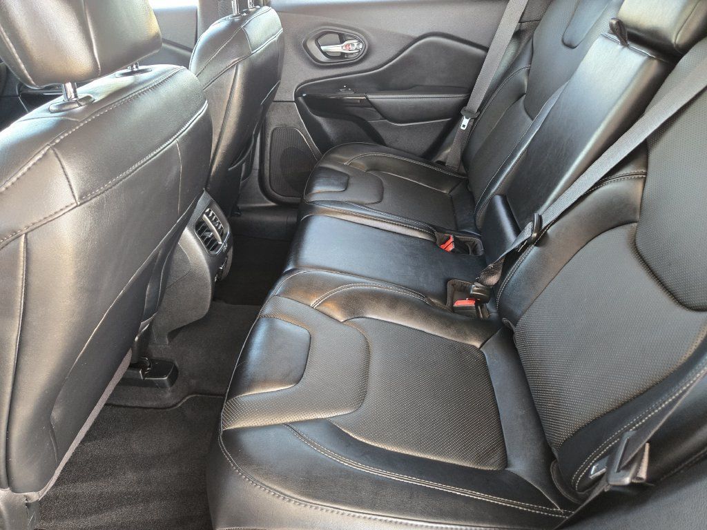 Used 2023 Jeep Cherokee Altitude Lux AWD/4WD image 30