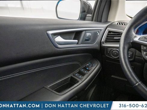 Used 2022 Ford Edge Titanium image 17