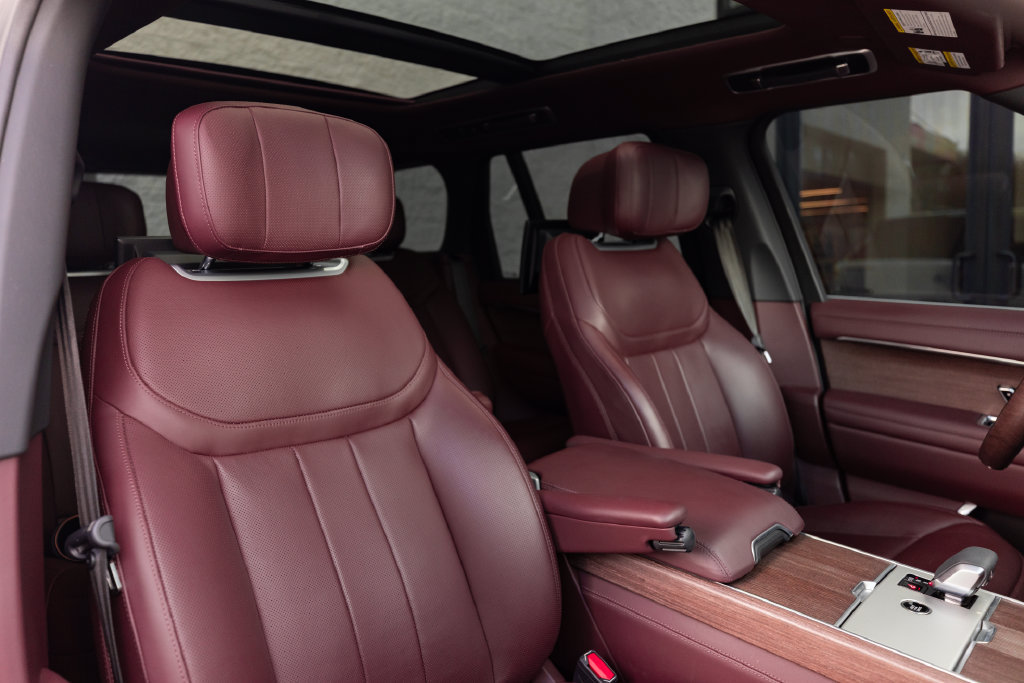 Used 2024 Land Rover Range Rover Autobiography AWD/4WD image 18