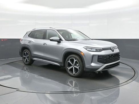 New 2026 Volkswagen Tiguan SE FWD image 1