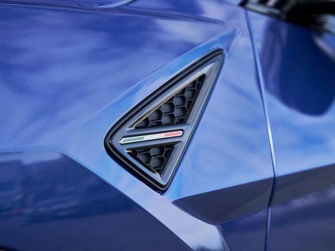 Used 2024 Lamborghini Urus Performante AWD/4WD image 10