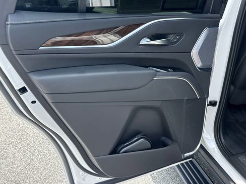 Used 2023 Cadillac Escalade Sport Platinum AWD/4WD image 21