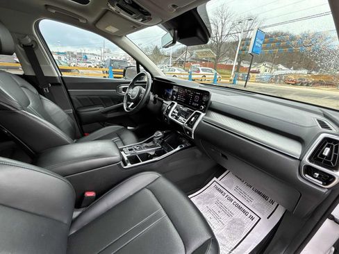 Used 2023 Kia Sorento SX image 34
