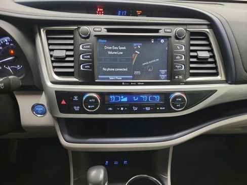Used 2017 Toyota Highlander XLE image 21