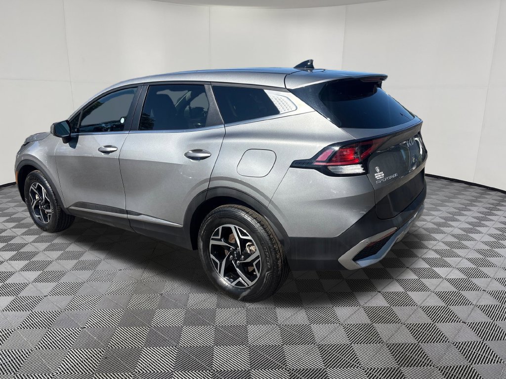 Used 2023 Kia Sportage LX AWD/4WD image 4
