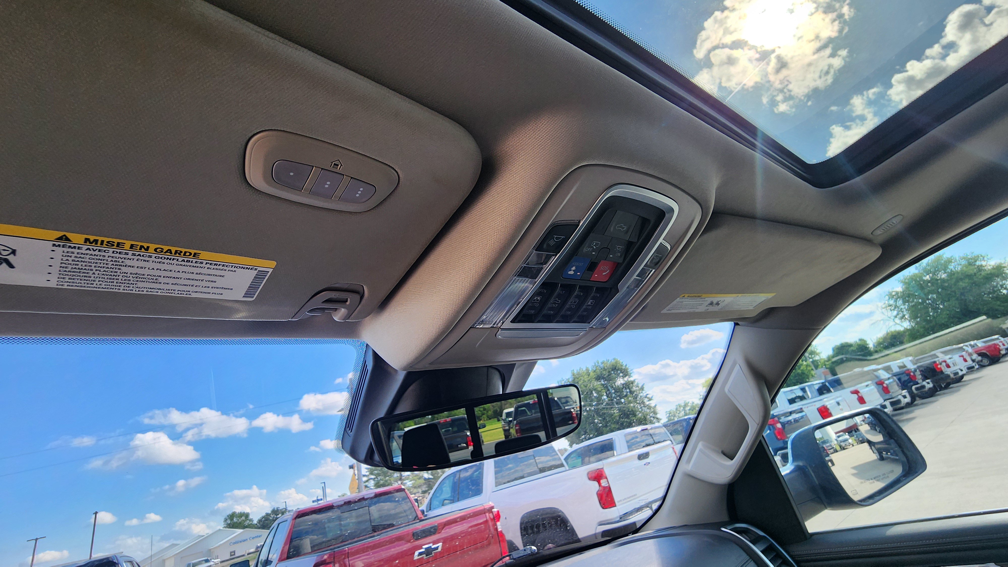 Used 2022 RAM 1500 Laramie AWD/4WD image 16