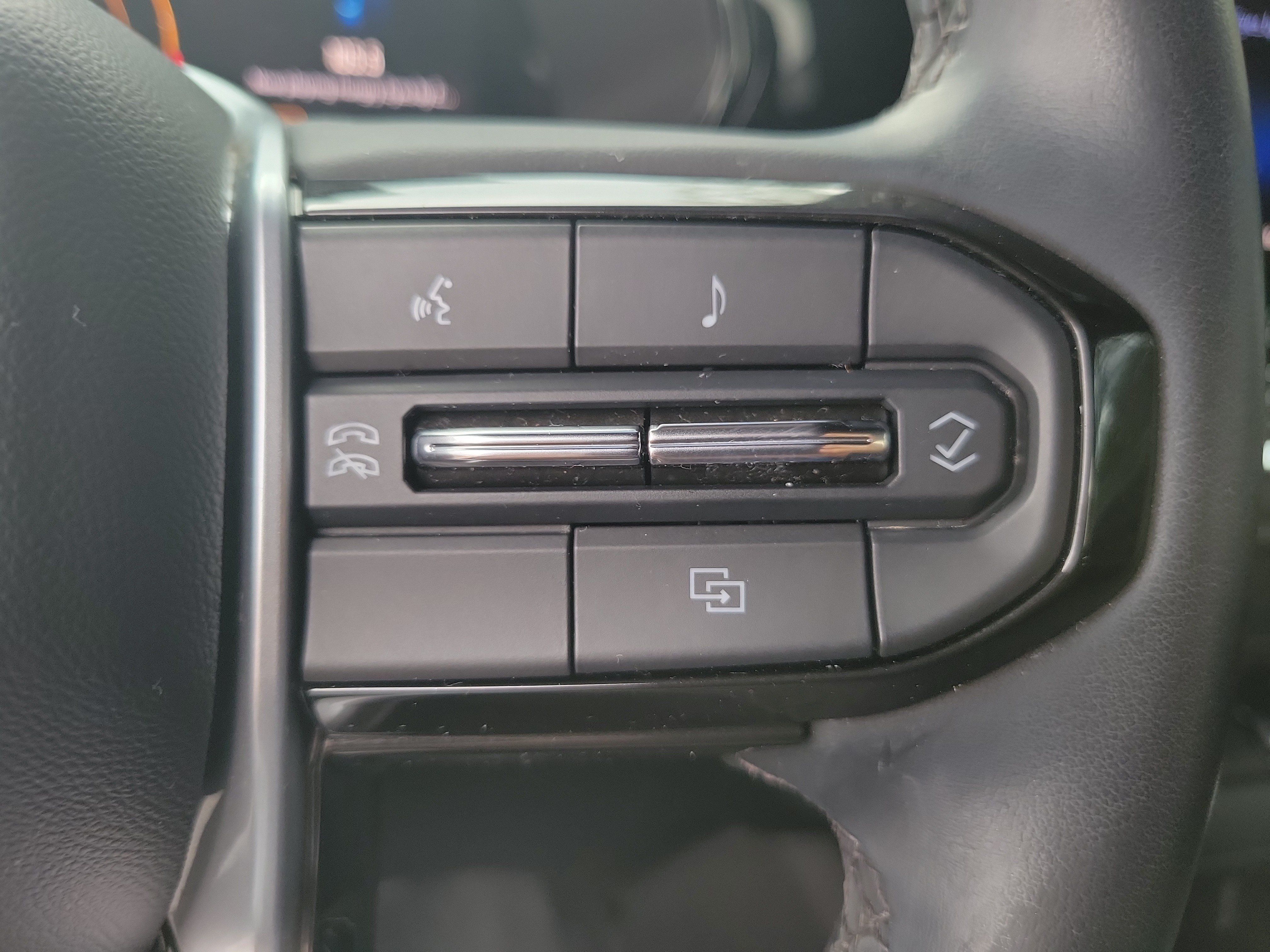 Used 2024 Chevrolet Colorado LT w/ LT Convenience Package RWD image 27