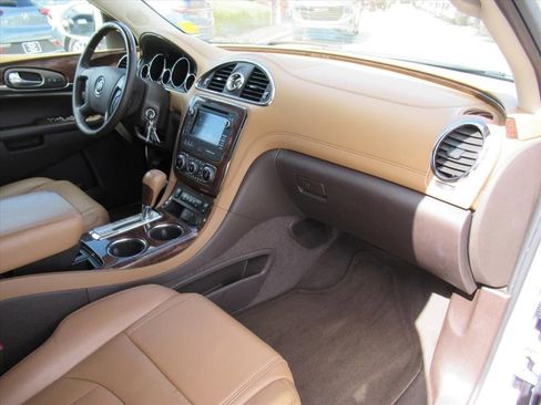 Used 2017 Buick Enclave Leather FWD image 11