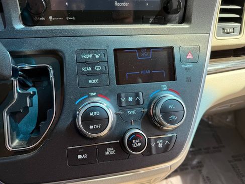 Used 2017 Toyota Sienna XLE w/ XLE Navigation Package AWD/4WD image 68