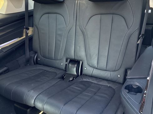 Used 2020 BMW X7 xDrive40i w/ Premium Package image 16