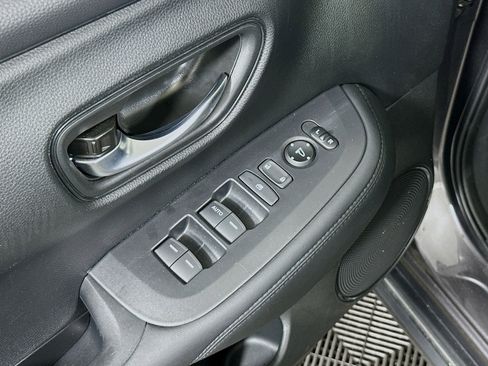 Used 2025 Honda HR-V LX image 15