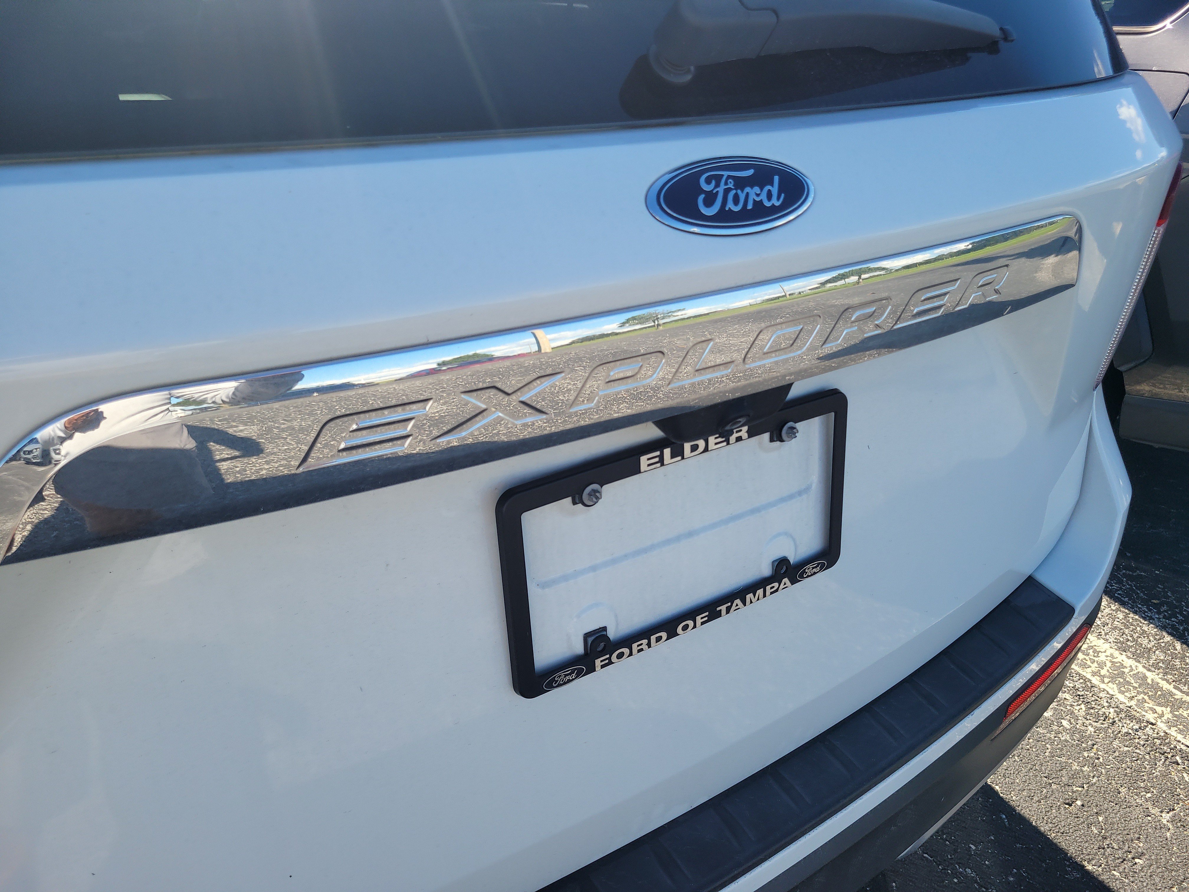 Used 2022 Ford Explorer XLT w/ Equipment Group 202A RWD image 10