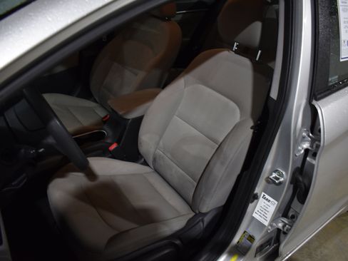 Used 2018 Hyundai Elantra SEL image 15