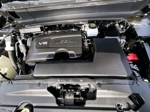 Used 2020 Nissan Pathfinder S image 9