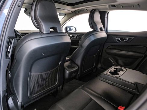 Used 2021 Volvo S60 T5 Momentum image 30