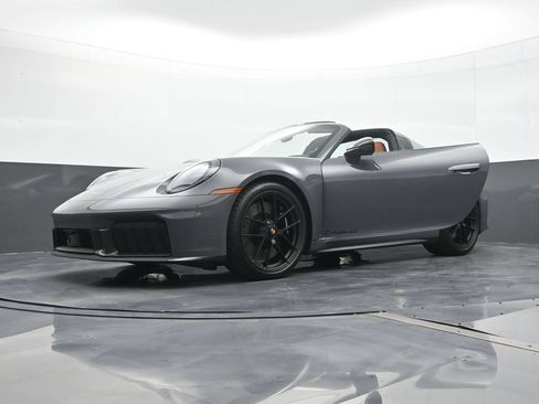 Certified 2026 Porsche 911 Targa 4 GTS AWD/4WD image 26