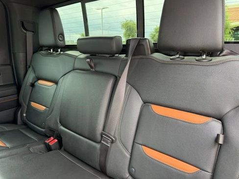 Used 2024 GMC Sierra 2500 AT4 w/ AT4 Preferred Package AWD/4WD image 19
