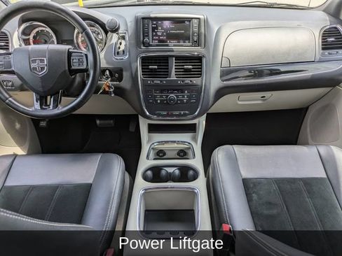 Used 2016 Dodge Grand Caravan SXT FWD image 17