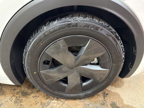 Used 2025 Toyota Prius SE image 22