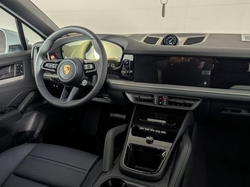 New 2026 Porsche Cayenne Coupe AWD/4WD image 22