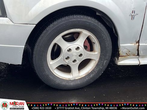 Used 2001 Ford Mustang Coupe image 9