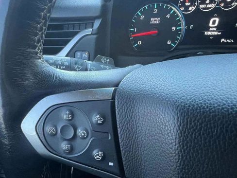 Used 2018 Chevrolet Suburban Premier image 18