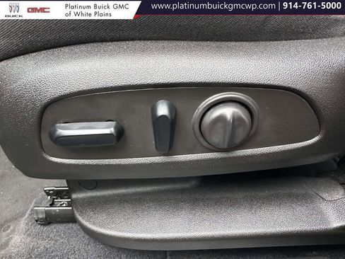 Used 2021 Chevrolet Equinox LT image 19