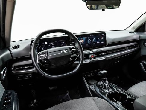 Used 2025 Kia K4 EX FWD image 5