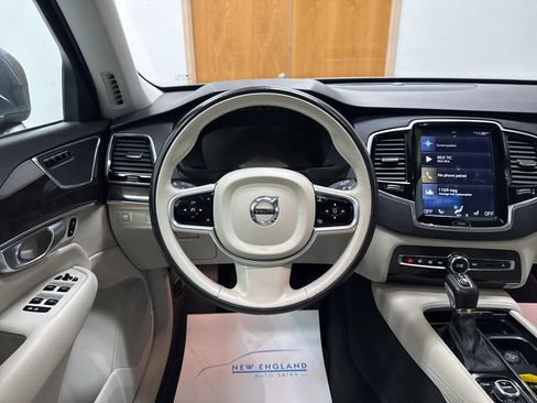 Used 2017 Volvo XC90 T6 Momentum w/ Vision Package AWD/4WD image 5