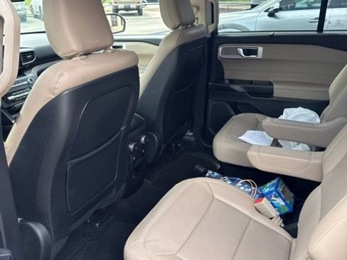 Used 2020 Ford Explorer Limited RWD image 7